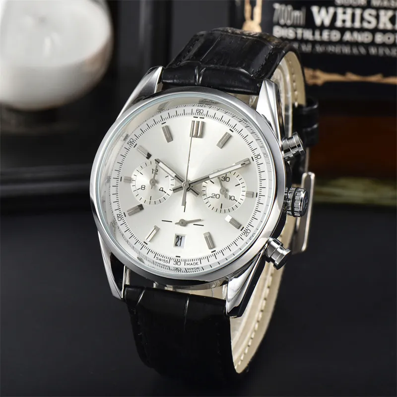 أزياء رجالي الساعات غير الرسمية Quartz Chronograph Designer يشاهد Men Leather Strap Men's Gift