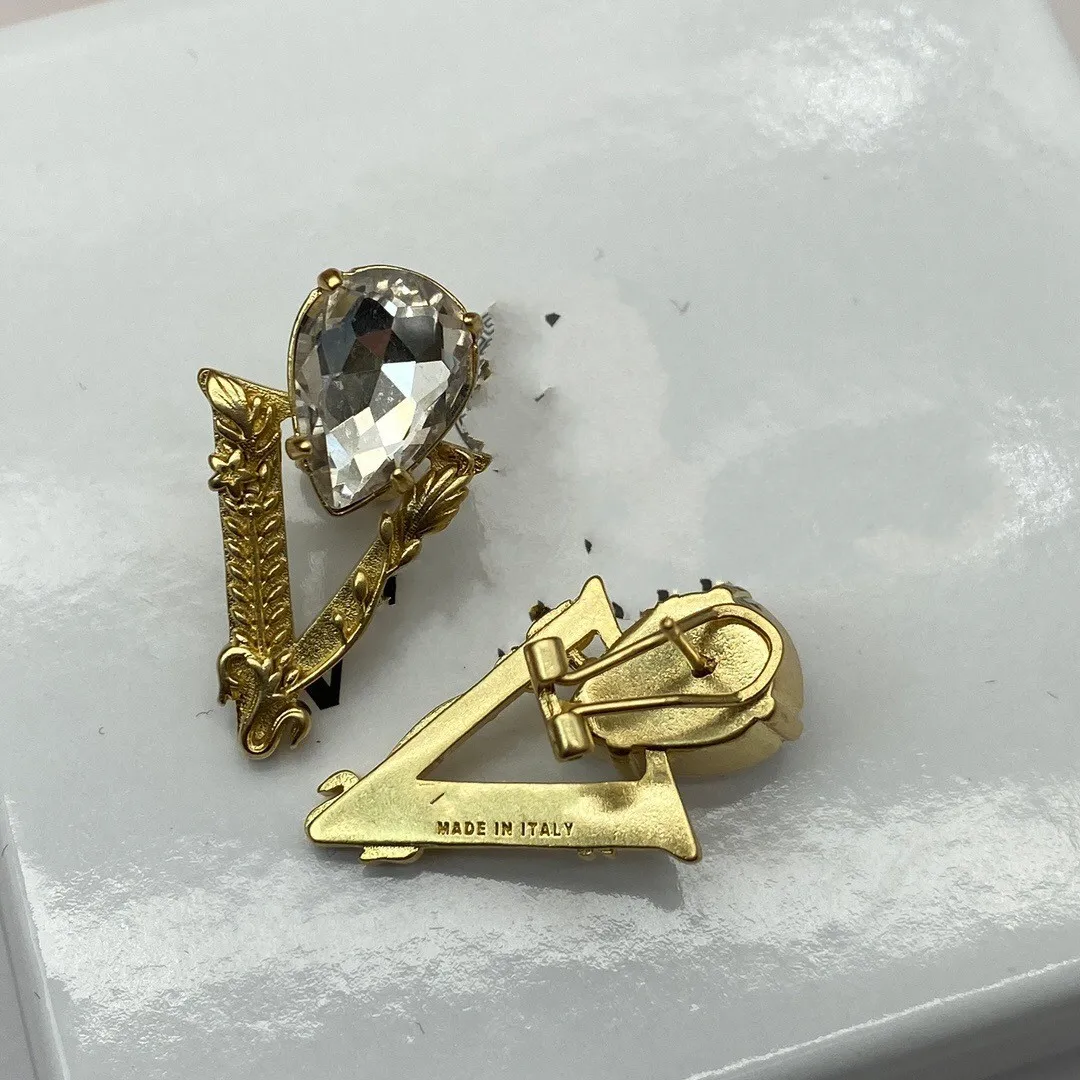 Wyprodukowane we Włoszech przesadzone luksusowe projektanty markowe logo Grawerowanie dużego diamentu vs stadnina 18k złote kolczyki kobiety biżuteria imprezy nigdy nie zanikają