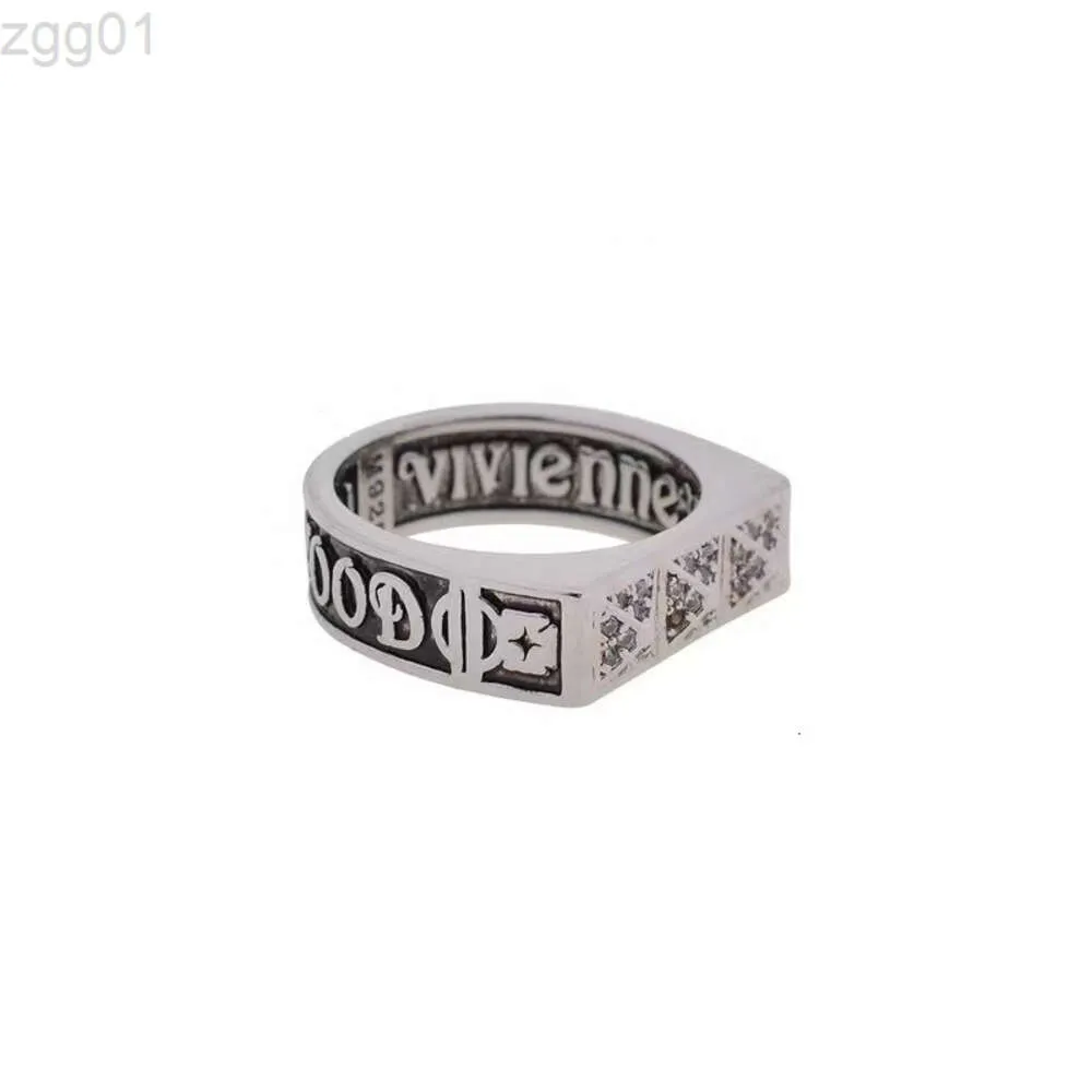 Designer Viviene Westwoods Nuovo Viviennewestwood Western Empress Dowager's Square Letter Ring Punk Saturn Ring Anello per coppia
