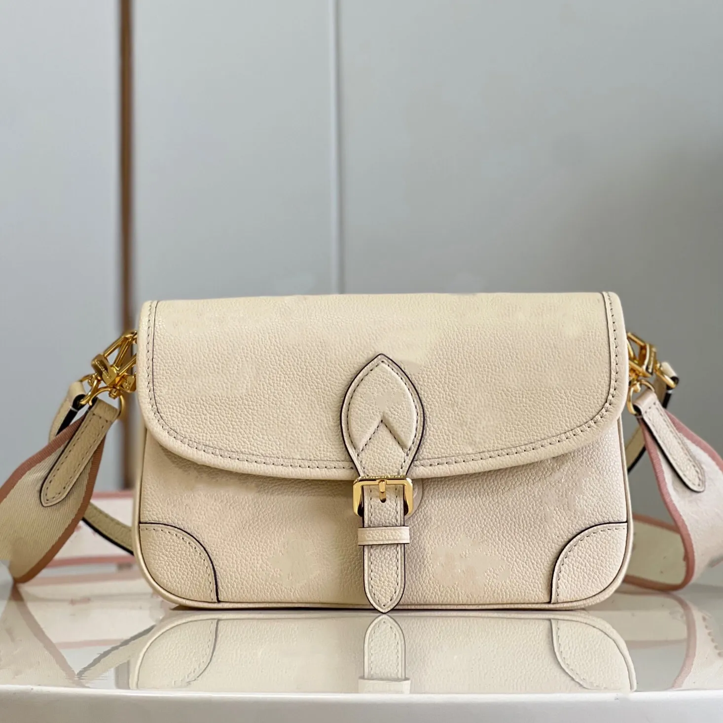 Tragetaschen Designerinnen Frauen Bas Crossbody Lousis Vouton Echtes Leder Luxusbeutel Casual Handtasche Großkapazität Umhängetasche mit Ketten Luxus Luxus Bagluxury Tasche