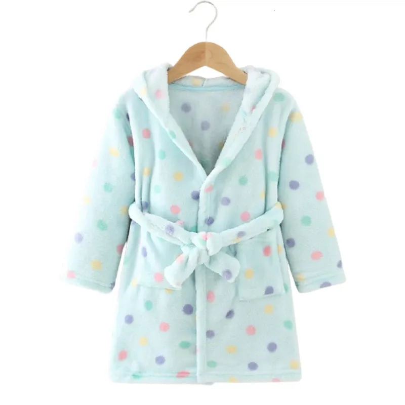 Towels Robes Baby Robe Hoodies Girl Boys Sleepwear Winter Bath Towels Kids Soft Bathrobe Pajamas Children's Clothing Warm Homewear 231208