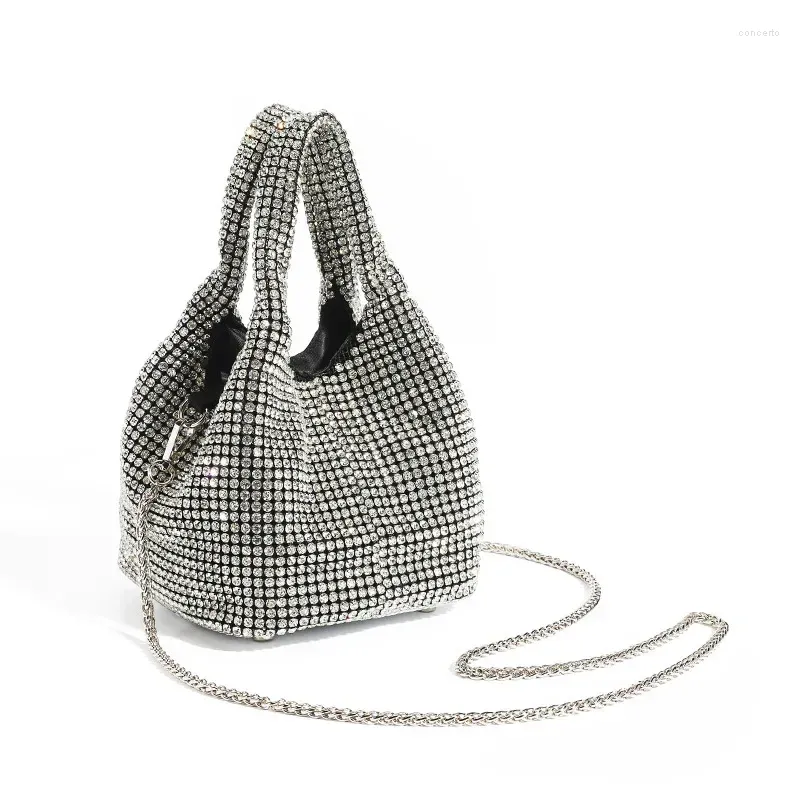 Axelväskor lyxdesigner diamanter handväskor för kvinnor mode bling strass kedjor hink väska högkvalitets trend messenger