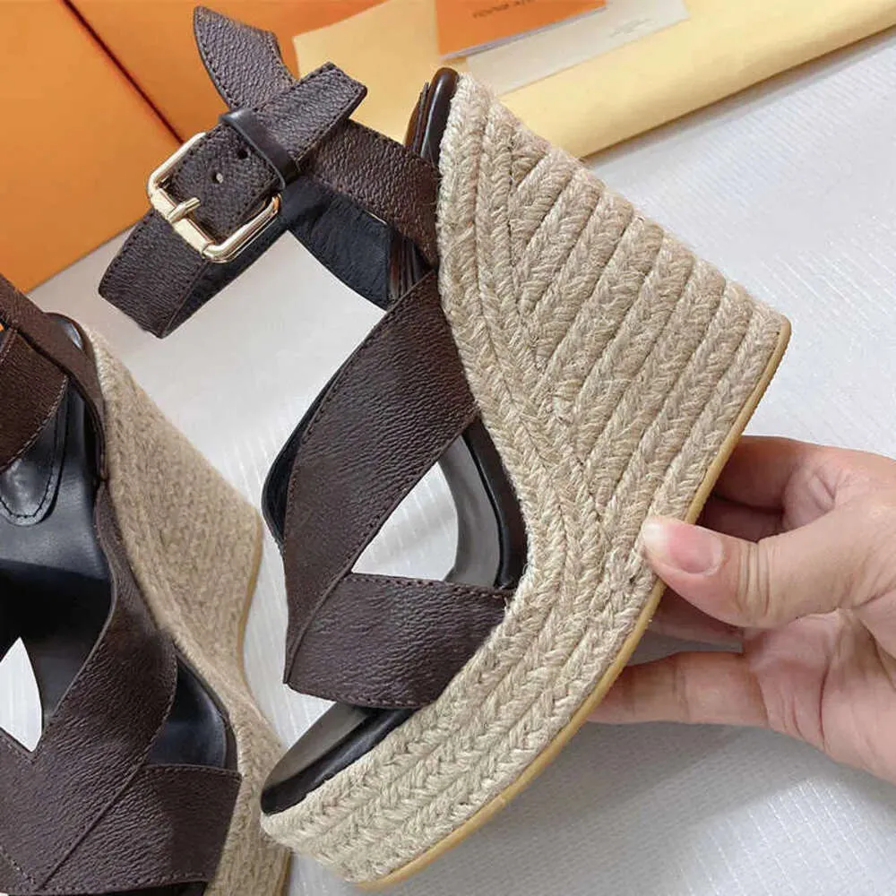 Designer Wedge Sandales Femme Pompes Sandale Bout Ouvert Plateforme Mode Chaussure Coincée Paille Bas Lady Robe De Soirée Chaussures Taille 35-42 Avec Boîte 378