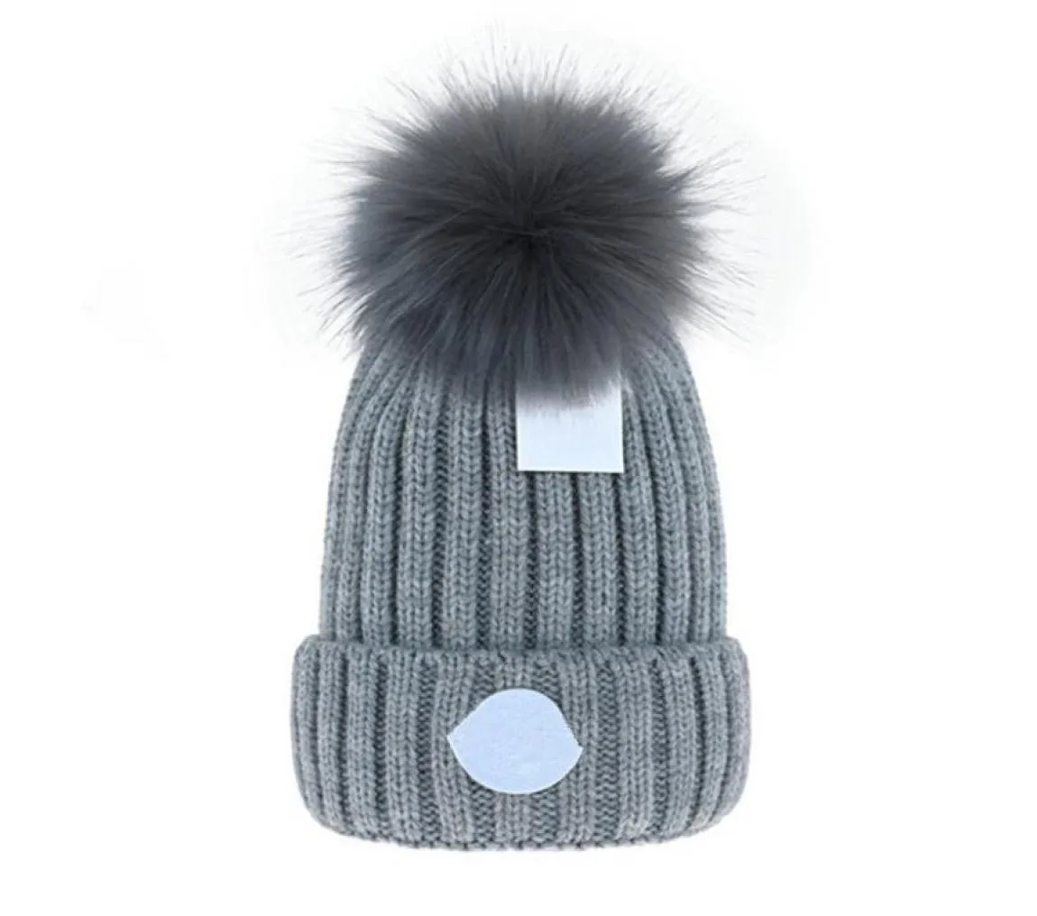 Beanie Cap Mens Designer Bucket Hats New Fashion Women Warm Winter Beanie Large Faux Fur Pom Poms Bobble Hat Outdoor M68543474