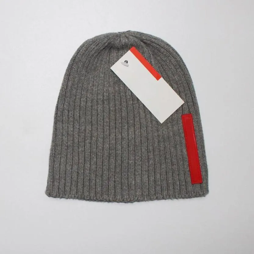 2022 Vinterdesign män kvinnor beanie man hat casual stickade hattar mens sport mössa svart grå hög kvalitet skallepak h21352894