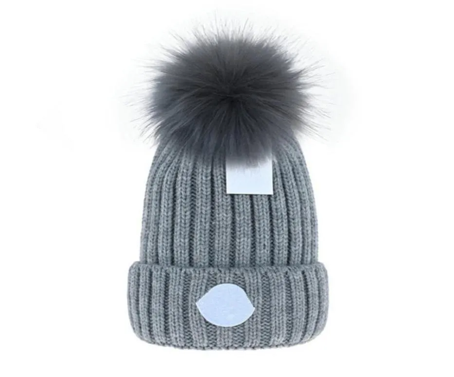 Шапка-бини мужские дизайнерские шляпы-ведра Новая мода Женская женская теплая зимняя шапочка Большие помпоны из искусственного меха Bobble Hat Outdoor M68252503