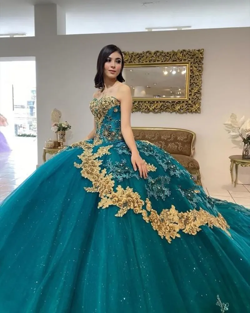 Vestidos de quinceañera de princesa de tul con purpurina Sin mangas Escote corazón Apliques de encaje dorado Con cuentas Pluffy Sweet 16 Niñas Celebraciones de cumpleaños Boutique Vestido de fiesta