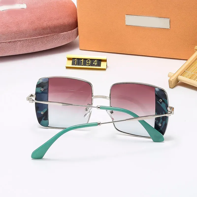 Designer sunglasses Luxury men goggles High-end eyeglasses rhinestone decoration Sunglasses For Women Irregular frames with box