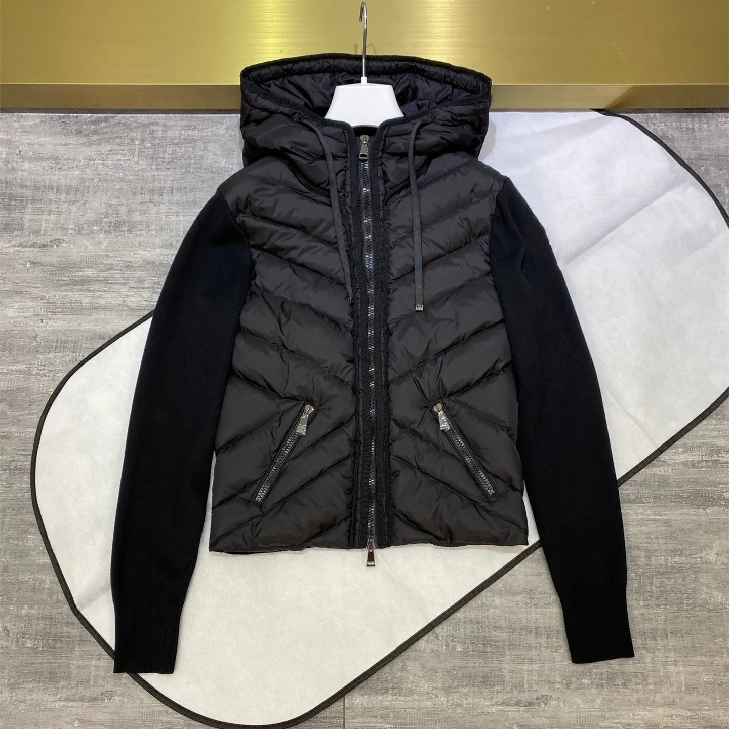 Women's Down Jacket Coats Designer Vest Fashion Arm Badge Winter Twill Hooded Knit Jacket Hoodie Warm Down Vest