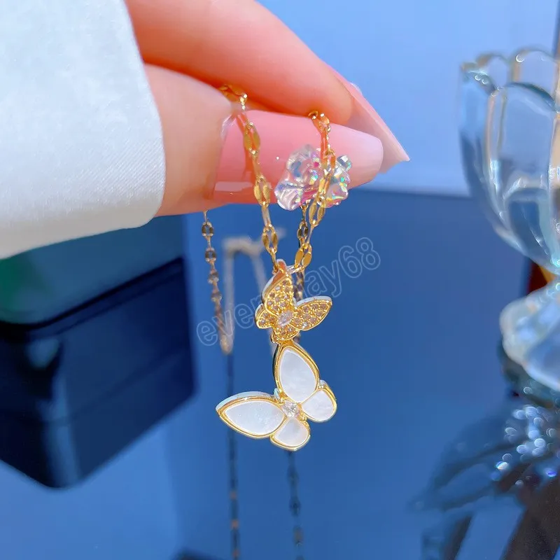 Fashion light luxury double flying butterfly ladies necklace classic retro transfer wild personality clavicle chain pendant gift