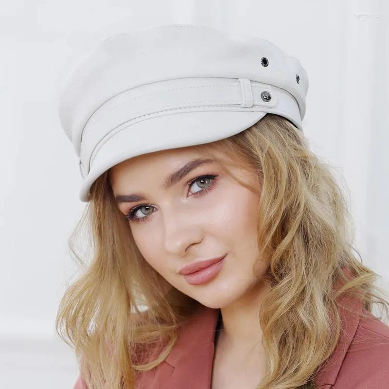 Bérets Blanc En Cuir Véritable Automne Et Hiver Belle Boy Chapeau Femme En Peau De Mouton Plat Top