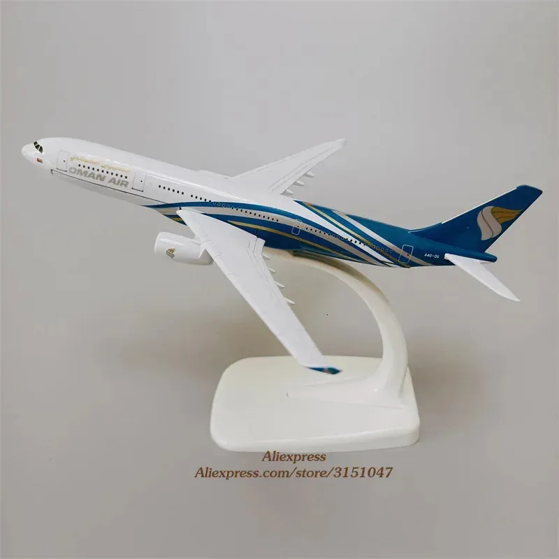 Aircraft Modle Alloy Metal Oman Air Airlines Diecast Airplane Model Airbus 330 A330 Airways Płaszczyznę stojak samolotów Prezenty dla dzieci 16 cm 231208