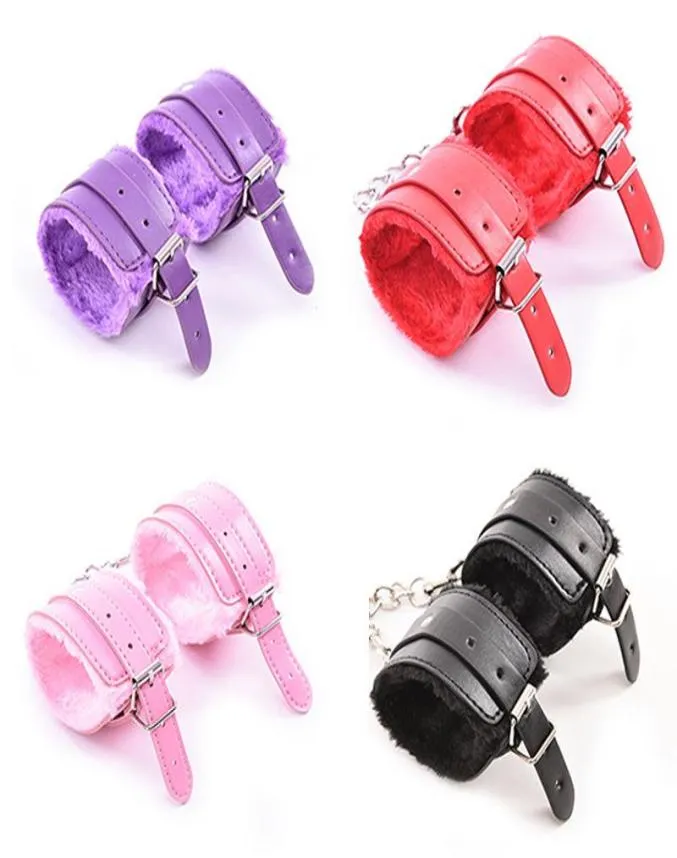 1Pair Pu Leather Handcuffs Fetisch Bondags Restraints Wrist Hand Muffs For Par For Party Favor Supplies1586114