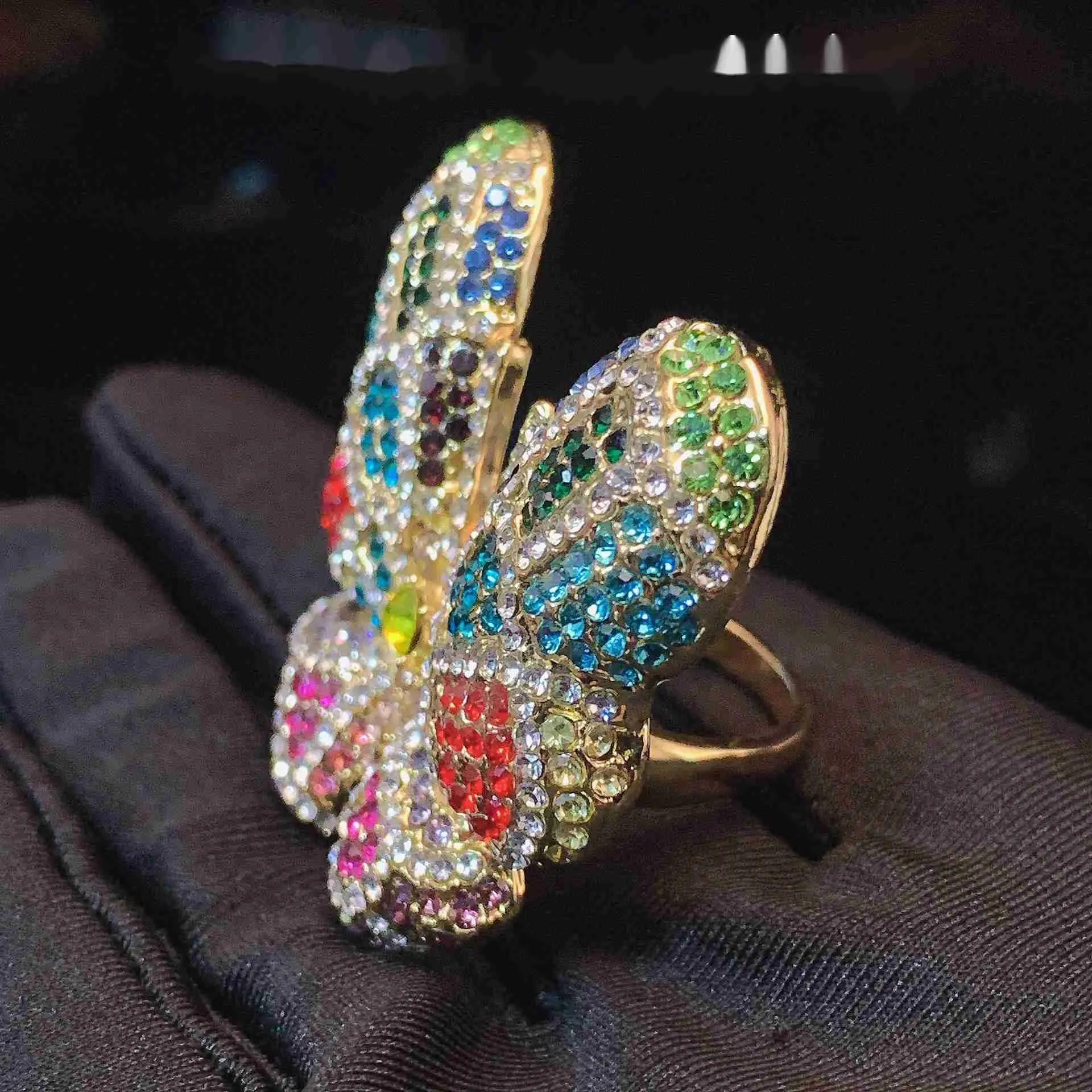 Garanzie Butterfly 1 Personalità colorata, anello pieno di diamanti alla moda, di alto lusso 231215