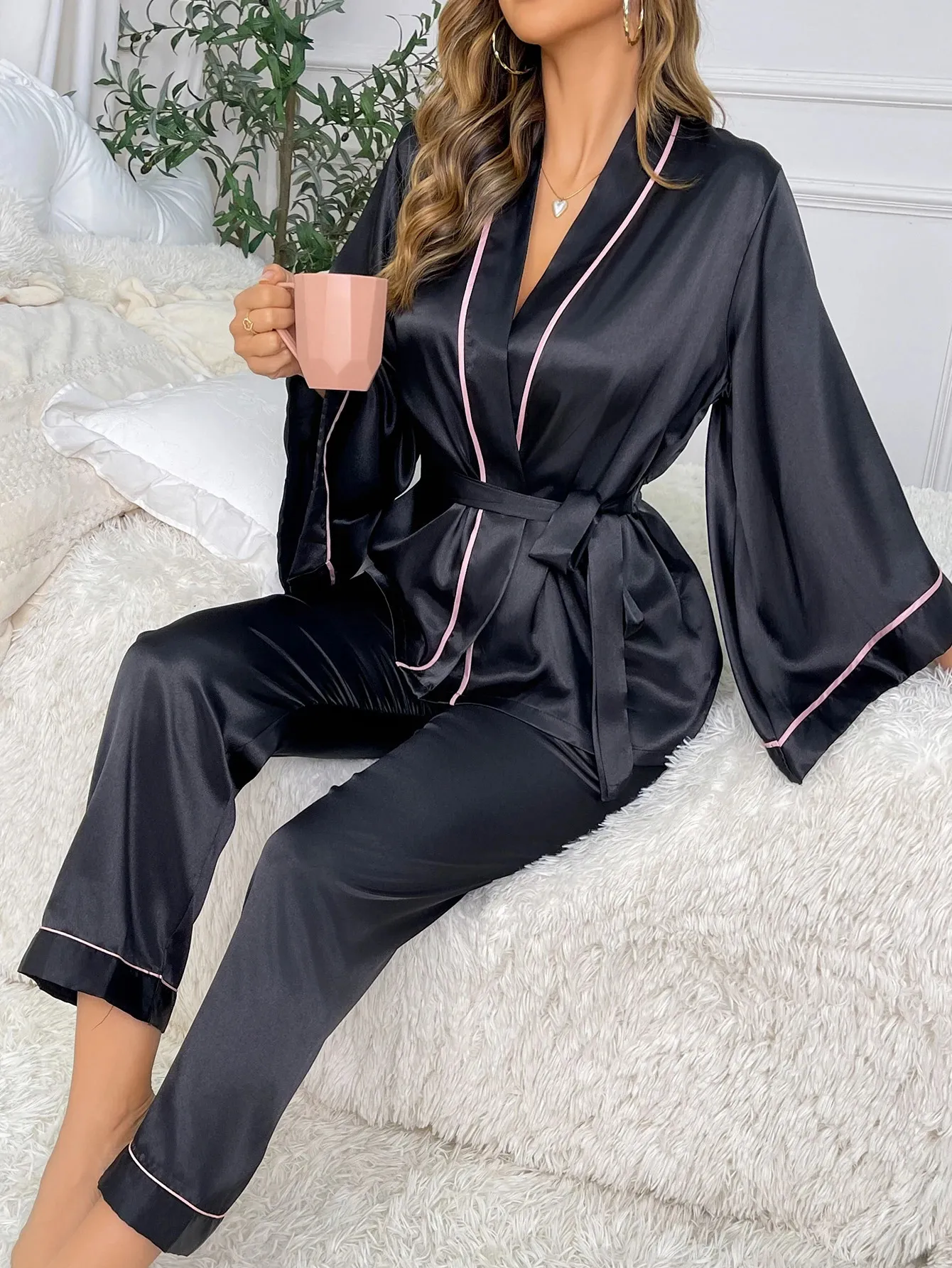 Satijnen 5-Delige Pyjama-Set voor Dames - Sexy Kant Nachthemd, Cami en Shorts, Broek - Elegante Slaapkleding, Shorty, Homewear Pak - Roze, L