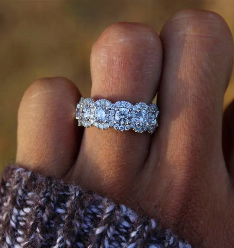 Luksusowa kobieta duża kryształowa okrągła pierścionek zaręczynowy Śliczny 925 Srebrny Kamienny Pierścień Cyrkon Vintage Wedding Pierścienie dla kobiet2372051