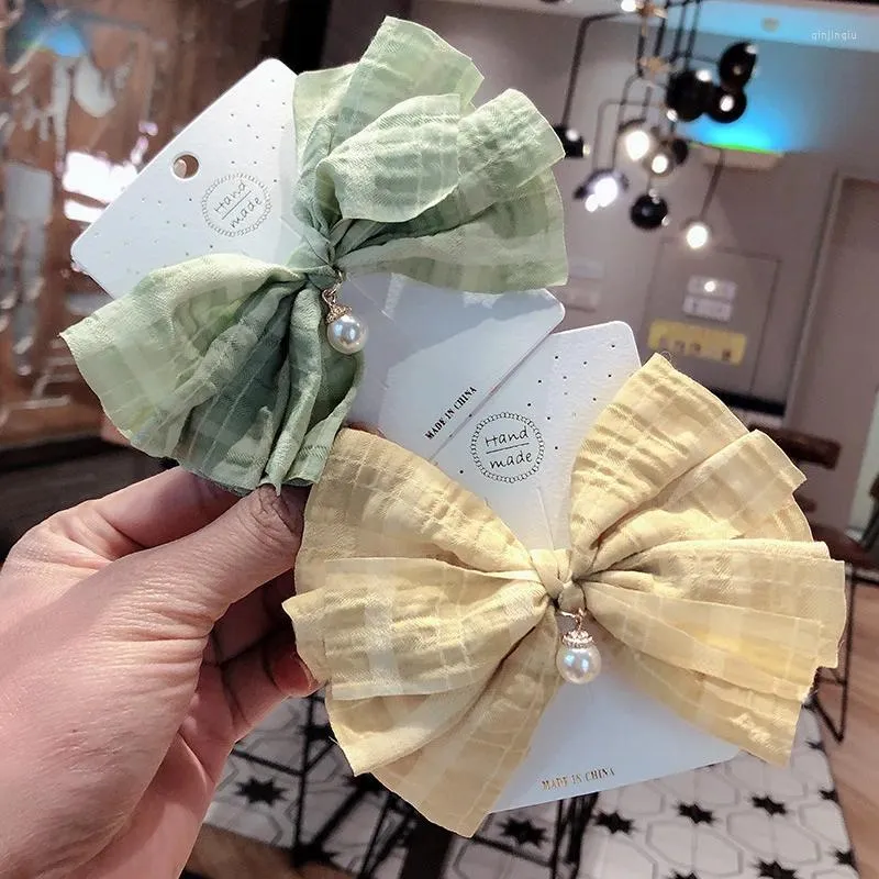 i made this pearl hair bow. inspired by korean hair accessories 🥰🤗 :  r/jewelrymaking