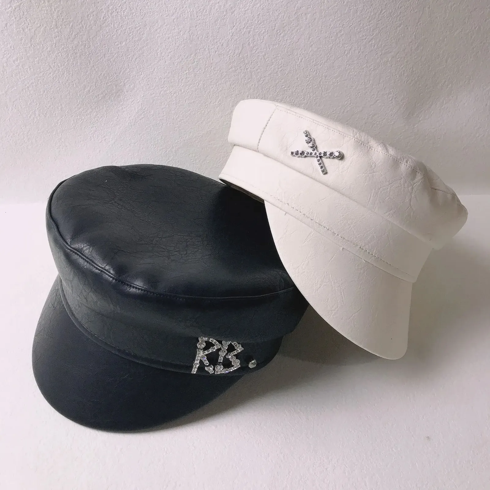 قبعات الصياد مصمم RB رسالة خنزير بحرية القبعة الكورية النسخة الخريف والشتاء الجلود الأنثوية المسطحة أعلى غطاء الأزياء 231208