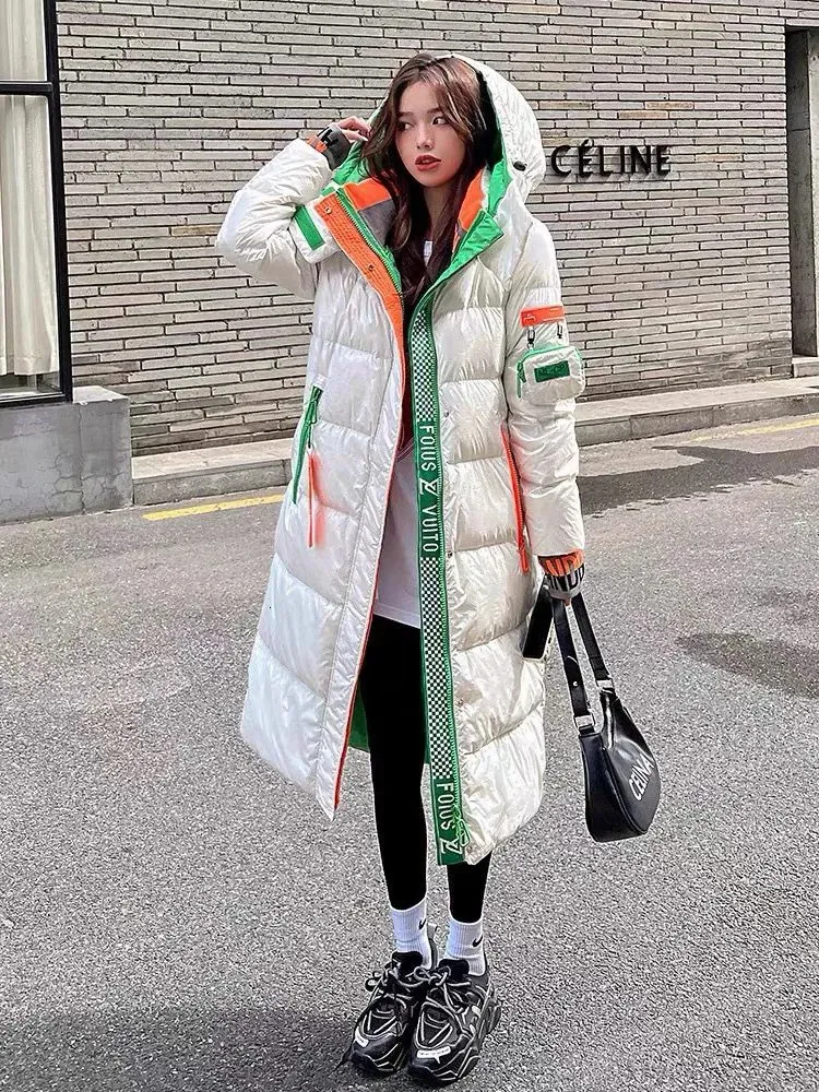 Mulheres para baixo parkas 2024 longo neve parka com capuz brilhante inverno engrossar mais quente jaqueta streetwear oversize outerwear para mulher 231211