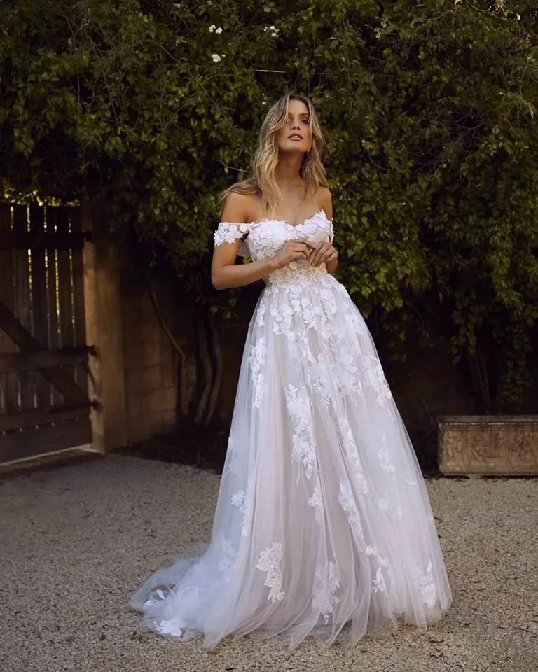Off Shoulder A Line Wedding Dress Tulle Floral Appliques Sweep Train Customable Attractive Off The Shoulder Perfect For Brides From Girl lovedress 156.4 DHgate.Com
