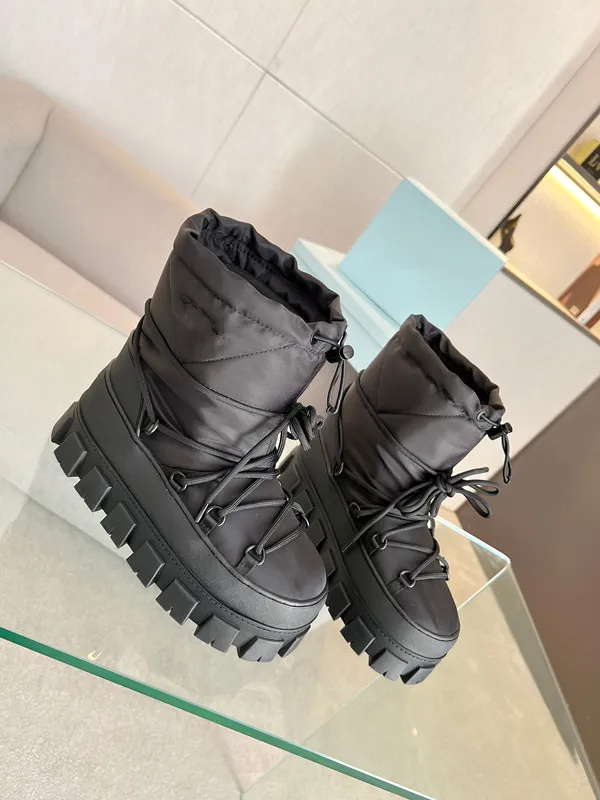Tasarımcı Lüks Botlar Erkek Kadın Ayakkabı Platformu İnce Base Konfor Kabartmalı Patent Deri Katırlar Bakır Üçlü Siyah Pembe Fildişi Kış 1209