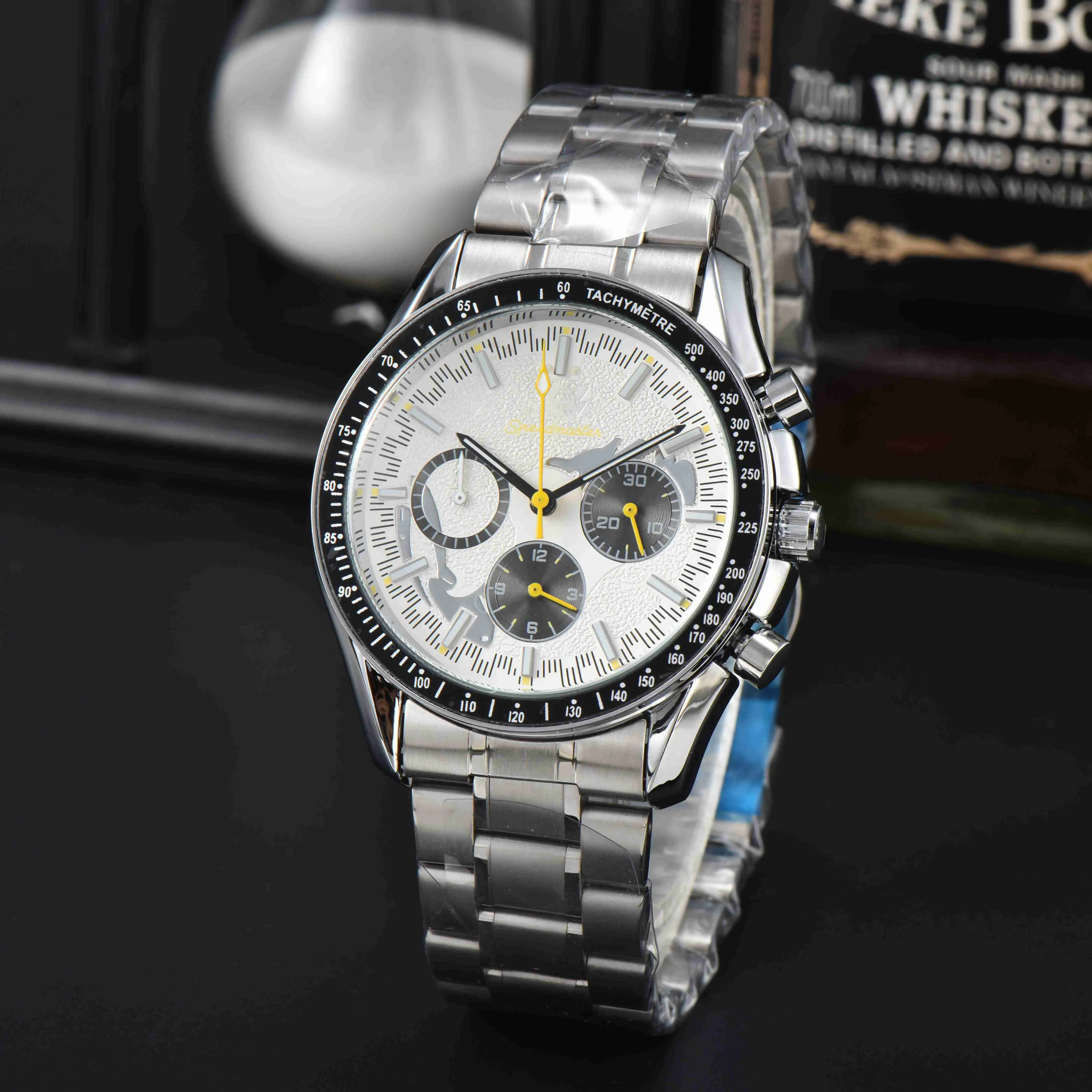 Gorący OMG Sport Tread Dial Mens Luxury Sports Watches Projektantka marka stalowe pasy i pasy oglądać klasyczny tarczy kwarcowy zegarki na nadgarstki