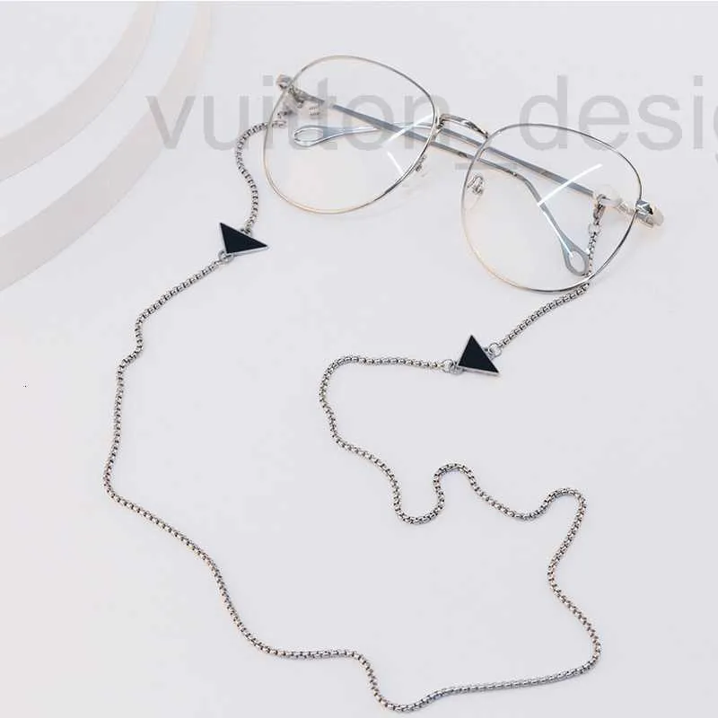 Chaînes de lunettes Designer Marque Mode Design Moderne Lettre Chaîne de Lunettes de Soleil pour Femmes Triangle Lettres Masque Écouteur Accessoires Haute Qualité 3HPA