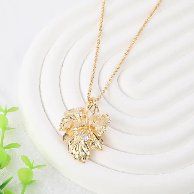 Pendant Necklaces Makersland Leaf Necklace Trendy Jewelry For Ladies Wholesale Fashion Jewellery Golden-Color Stainless Steel Women