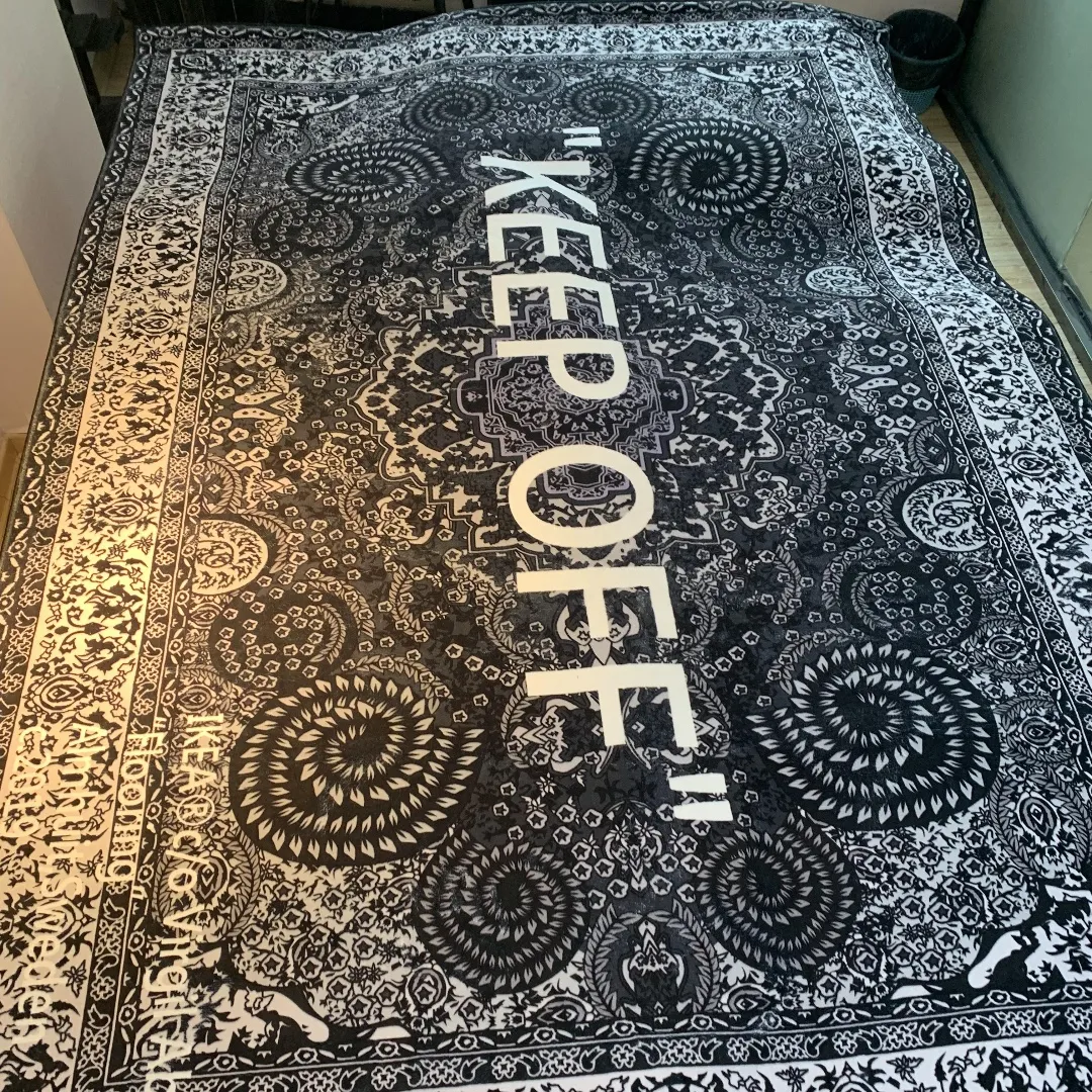 Rug keep off rug hypebeast Cashmere imitation Designer rug Cashew flower carpet Leave us a message for more details and pictures