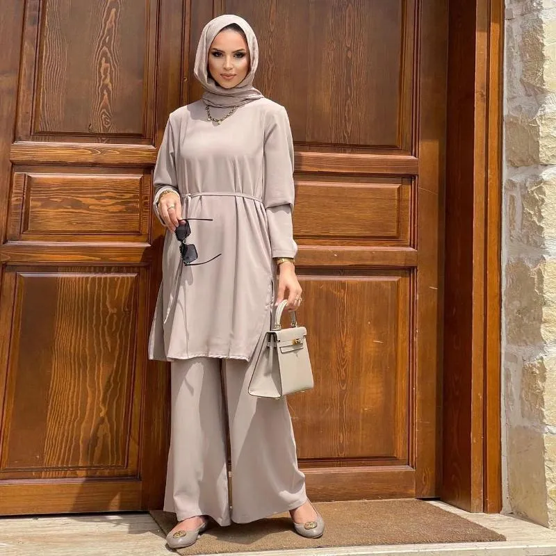 Winter fashion for muslimah 2025