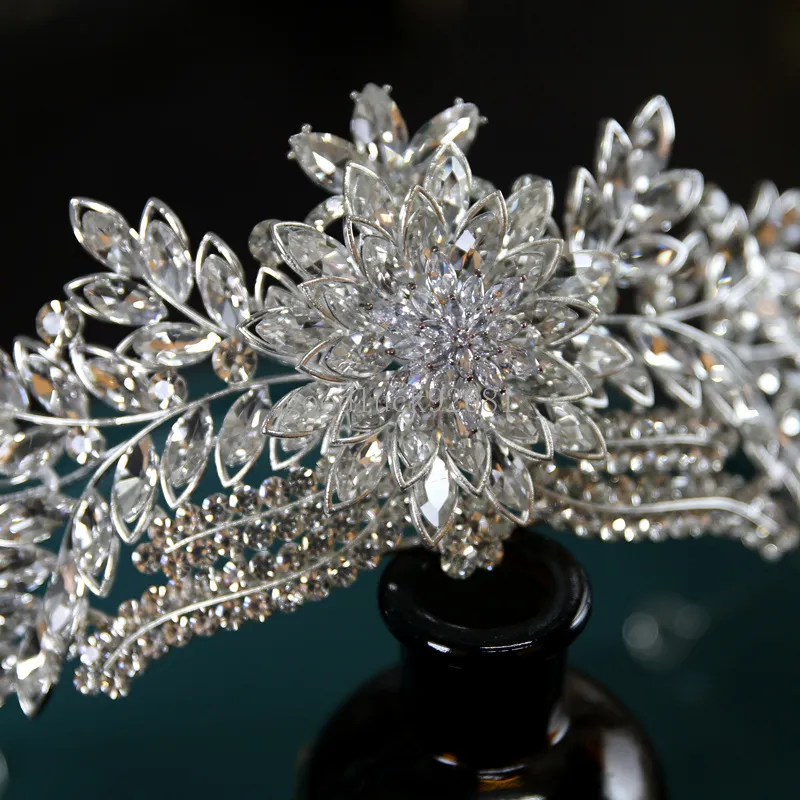 Luksusowa królowa księżniczka Crystal Crown Bridal Elegancki rhinestone Tiaras Crown Diodem Girls Wedding Party Eleganckie opaski na głowę