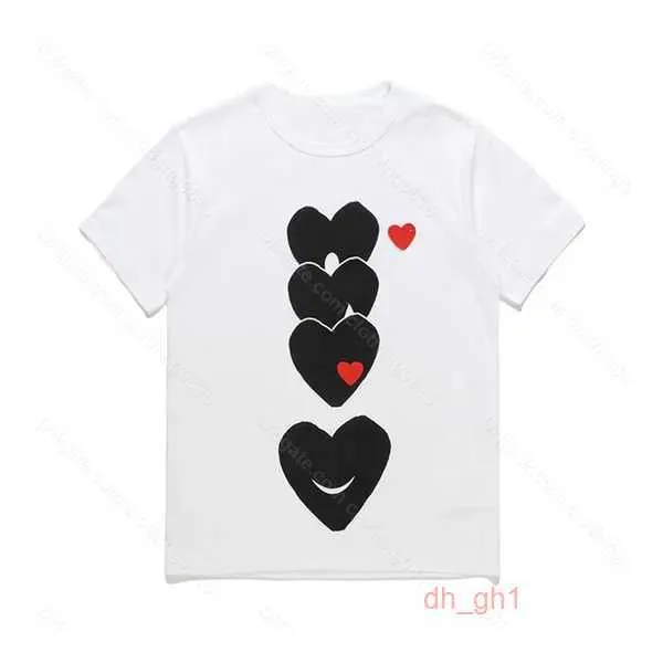 Comme De Garcon Camiseta para hombre Love Diseñador para hombre Nueva camiseta Camiseta con patrón suelto Letra en el pecho Detrás del corazón Hip Hop Camisa estampada divertida 2 FLZR