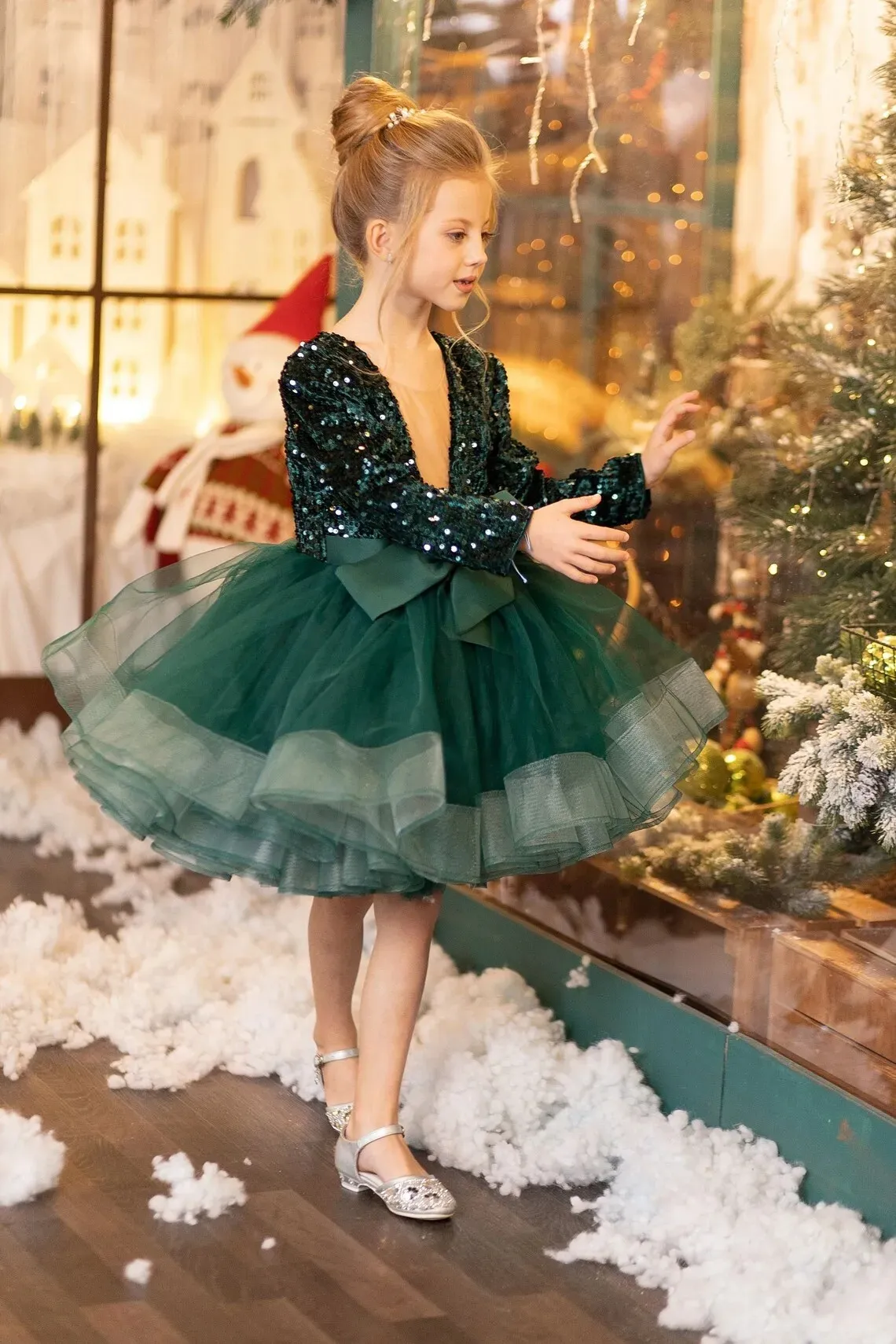 Emerald Green sequin Princess Gown for Girls - Perfect for First Communion, Prom, Pageants, Christmas Parties, and Birthdays Emerald Green sequin Princess Gown for Girls - Perfect for First Communion, Prom, Pageants, Christmas Parties, and Birthdays