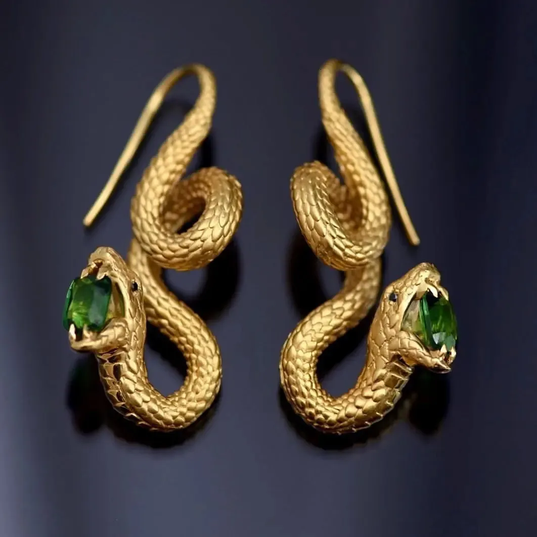 Серьги-гвоздики Huggie Crystal со змеей, золотые модные серьги для женщин, серьги со змеей с кубическим цирконием, модные ювелирные изделия, подарки 231208