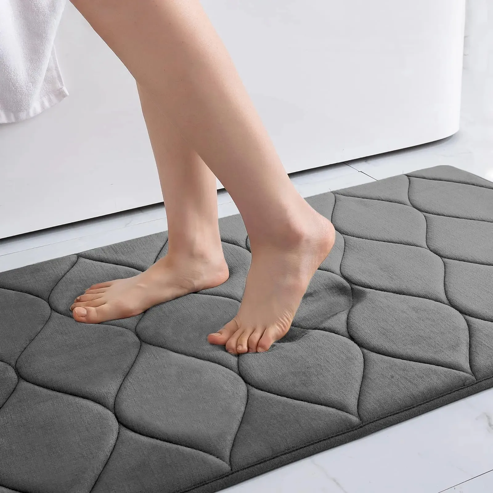 Tapis Olanly Tapis de salle de bain absorbant épais antidérapant douche lavable en machine coussinets de sol décoration de la maison tapis de bain en mousse à mémoire de forme douce 231211