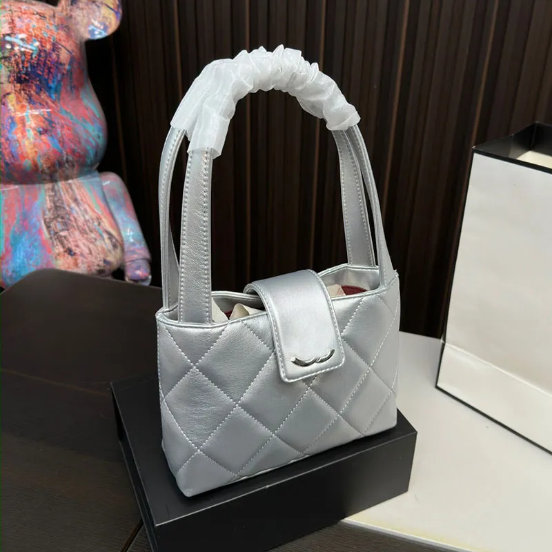 23K Women Designer Underarm Hobo Bag with Long Strap Silver Metal Hardware Diamond Lattice Quilted Leather Tote 20x15cm 3 Colors Makeup Purse Shoulder Handbag