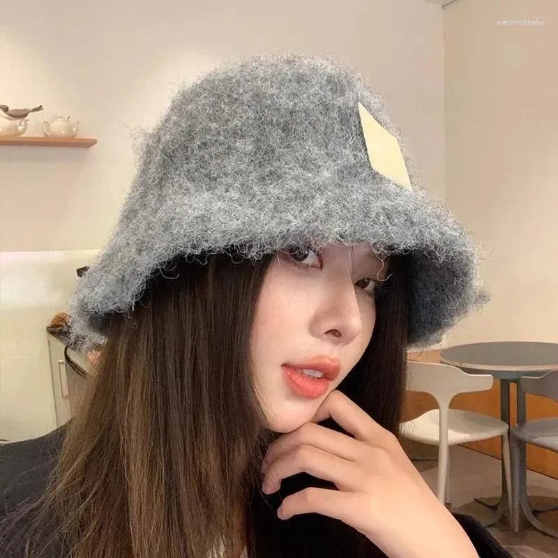 Berets Korean Winter Letter PU Leather Patch Bucket Hat Wool Warm Thickened Small Face Solid Color Plush Versatile Basin Hats For Women