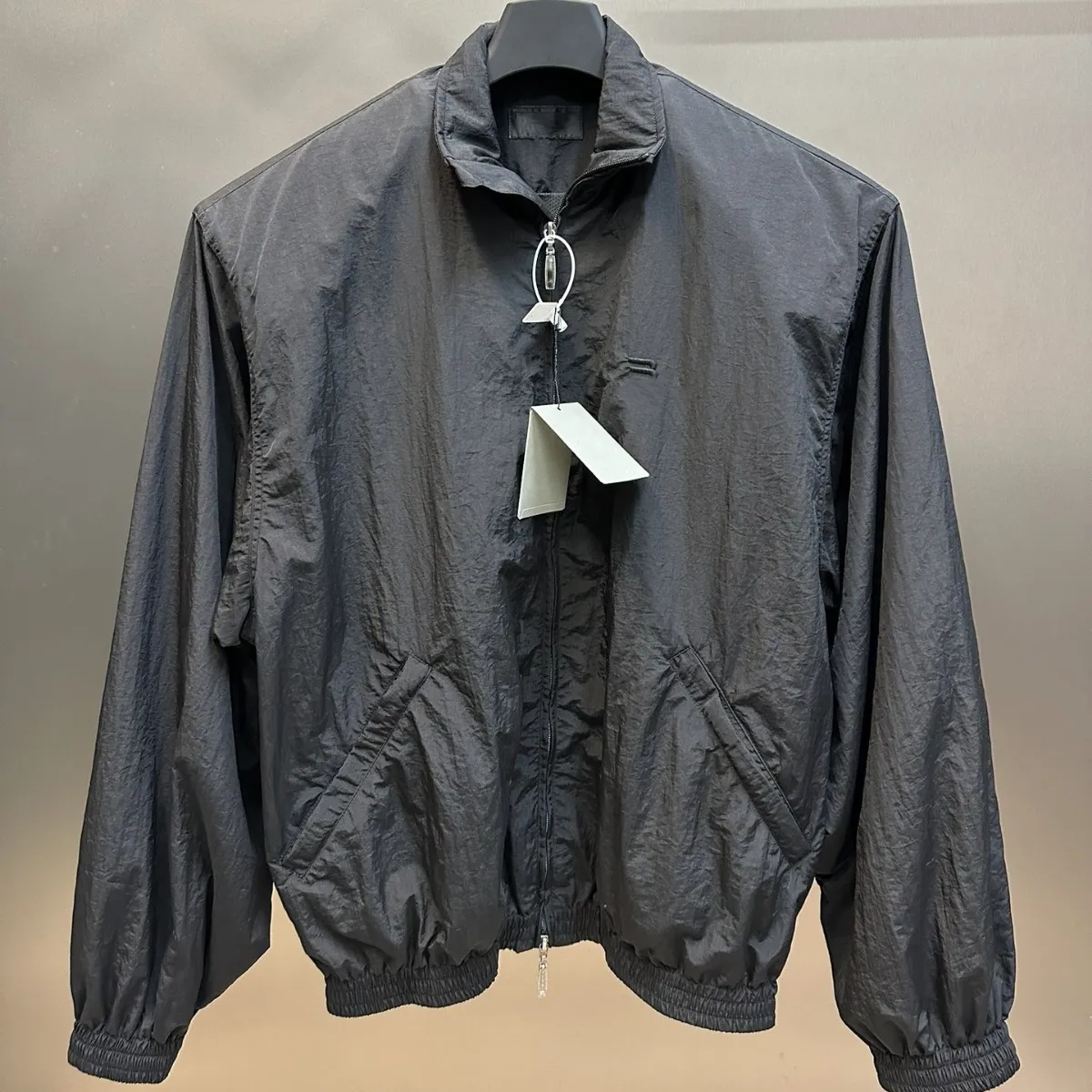 Modemärke Bale Bomullsjacka avtagbar axelkudde Sports Trench Coat Patchwork Stripes Destruction Jacket för män
