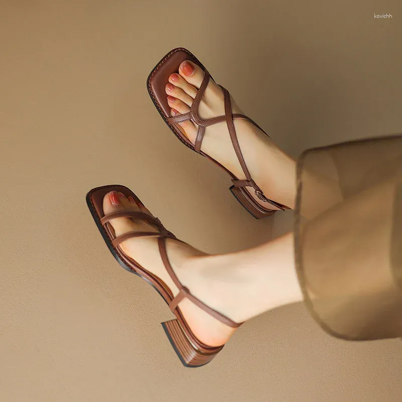 Sandálias Phoentin Elegante Cruz Estreita Banda Verão Moda Baixo Salto Feminino Retro Conciso Sapatos de Festa Ouro FT2893