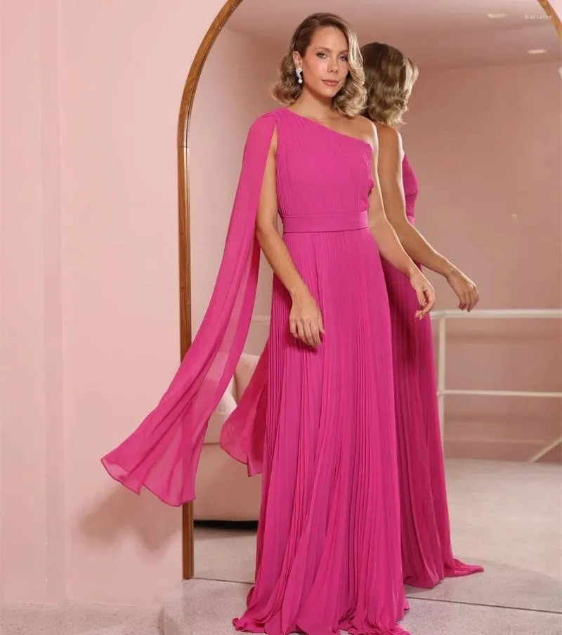 Abiti da festa Lunghi abiti da ballo in chiffon fucsia con mantella A-Line una spalla fino al pavimento Ospite di nozze per le donne