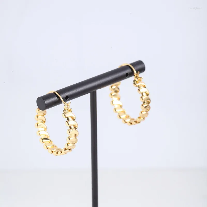 Dangle Earrings Europe American Fashion Niche Design光沢のあるスパイラルツイストツイストシェイプオープンワークリング