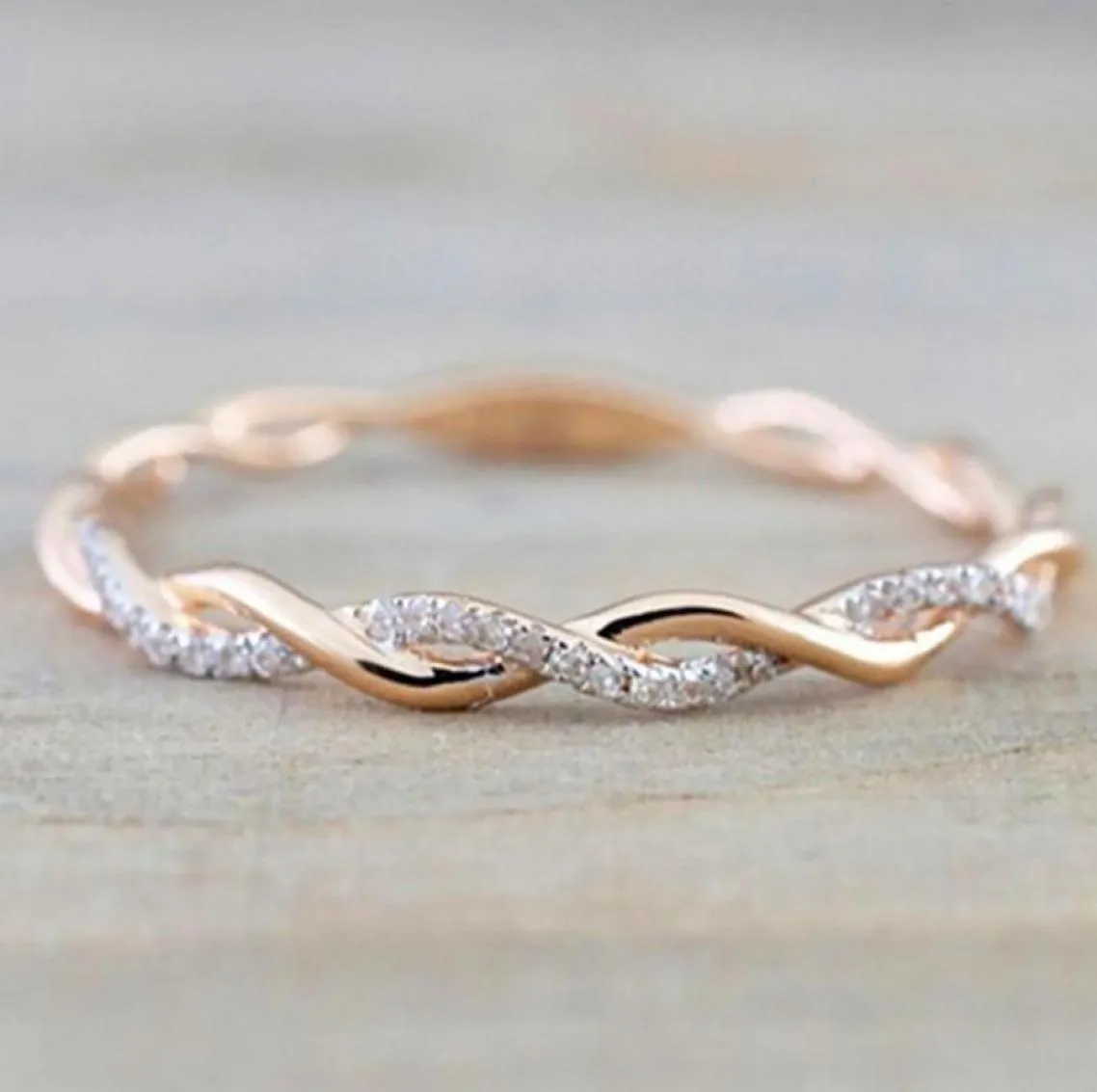 Runda ringar för kvinnor Thin Rose Gold Color rep Stacking Wedding Rings smycken i rostfritt stål 10st22682851410422