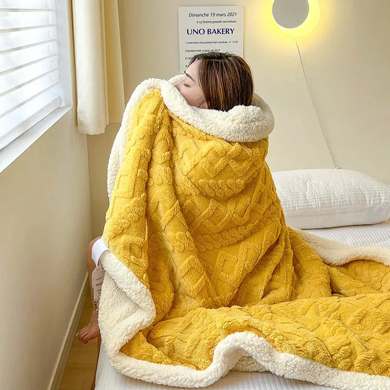 Couvertures Couverture d'hiver épaisse en laine d'agneau Double face en microfibre flanelle pour lit confortable super doux et chaud 231211