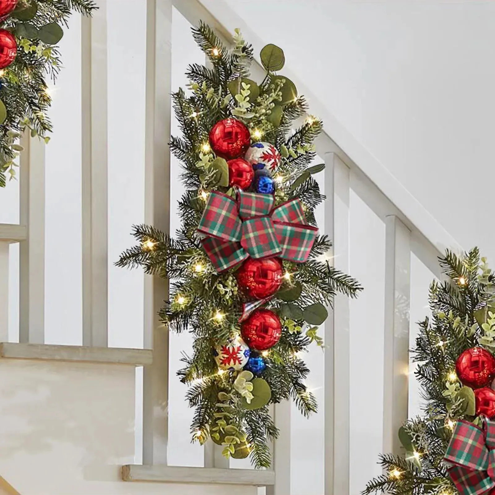 Christmas Decorations Cordless Prelit Stairs Decoration Lights Up Christmas Decoration LED Wreath Boxwood World Boxwood Wreath 231211