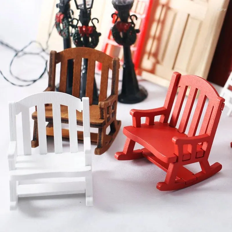 Decorative Figurines Dollhouse Simulation Retro Wooden Swing Chair Mini Christmas Decoration Set Accessories Home Decor Fairy Garden