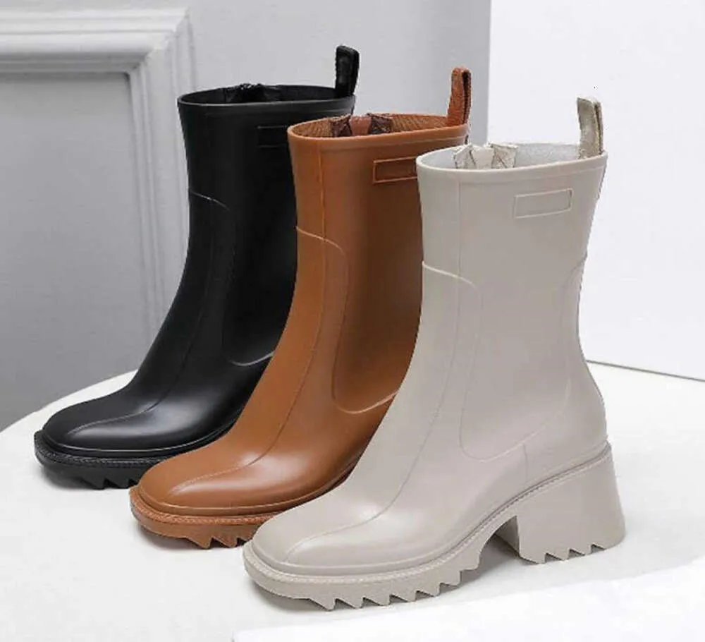 Luxurys designers Women Rain Boots England Style Waterproof Welly Rubber Water Rains Shoes Ankel Boot Boots 7688