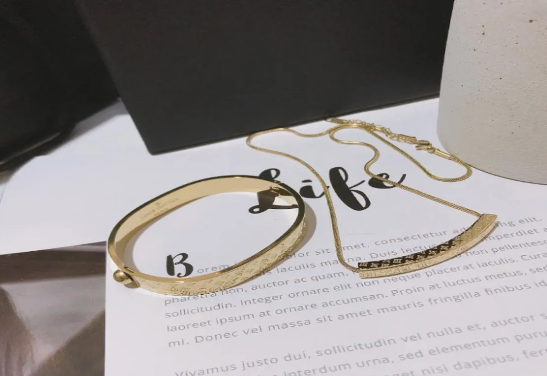 Брендовый модный комплект ювелирных изделий, дизайнерский браслет, подвесное ожерелье, женский молодежный эксклюзивный выбор, подарок для пары, 18-каратное золото, Pre9523386