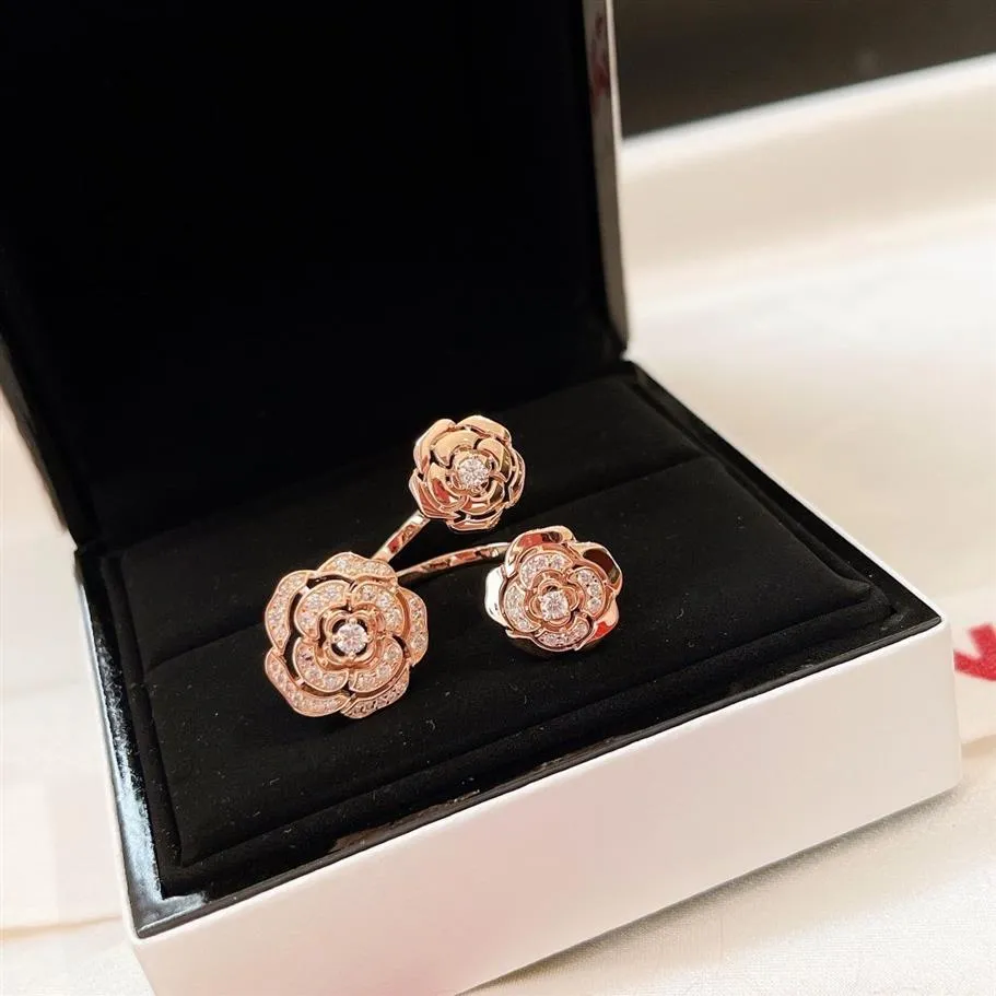 CH Ring Camellia Najwyższa jakość luksusowa diament 18K Gold For woman Classic Style Design Oficjalne reprodukcje Band278z