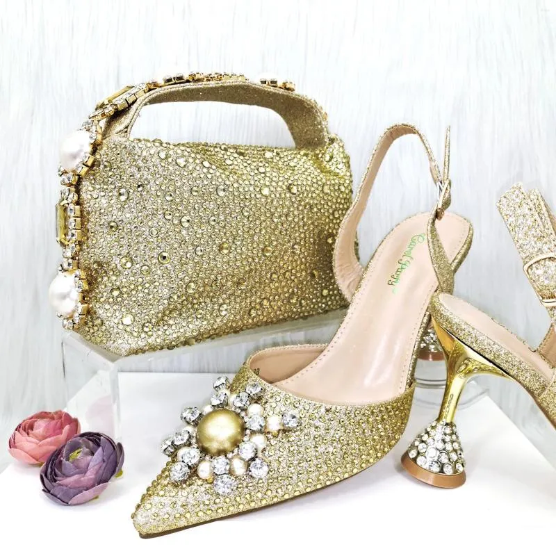 Sapatos de vestido nigeriano marca ouro moda feminina elegante saltos pontiagudos e saco conjunto sandálias designer