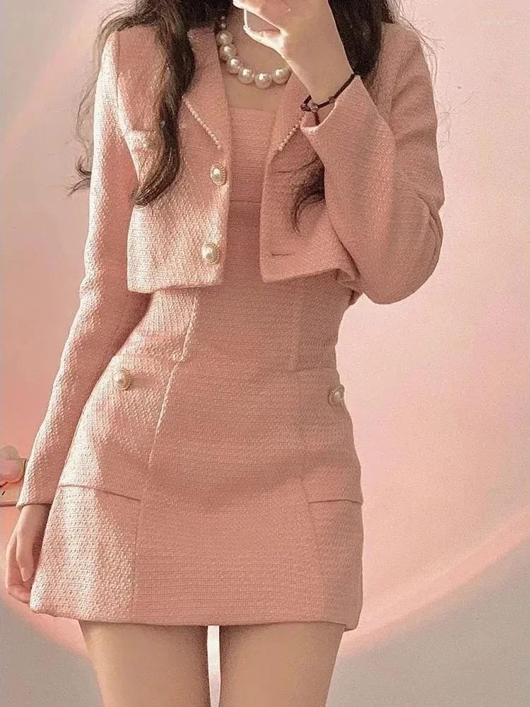 Abiti da lavoro Autunno Rosa Elegante Set a due pezzi Donna Stile coreano Cappotto con cinturino Mini abito femminile Solido Casual Slim Designer 2023